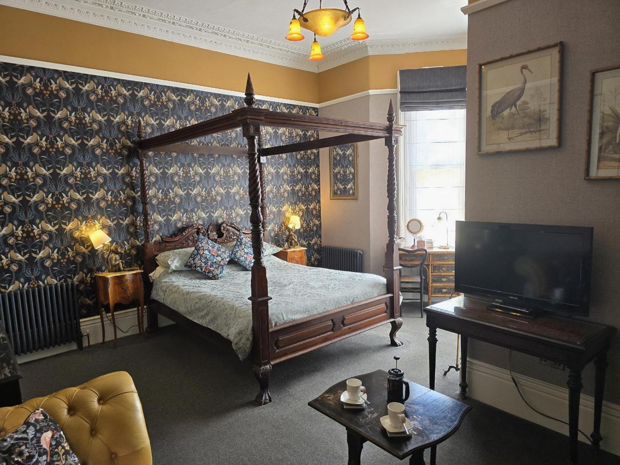 Гостевой дом Ashburton House - 4*